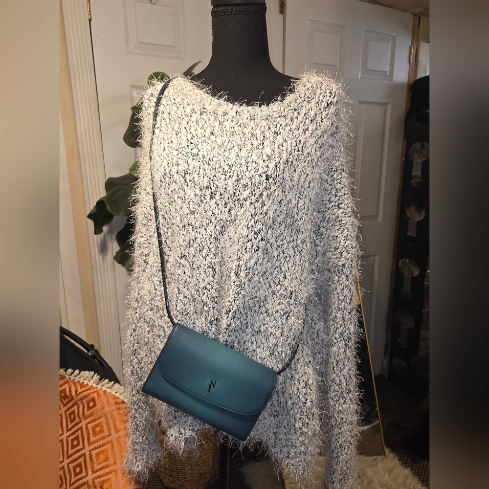 Simply Vera Wang | Signature Envelope Crossbody Purse Gray Teal (Ombre) Handbag - Picture 3 of 9